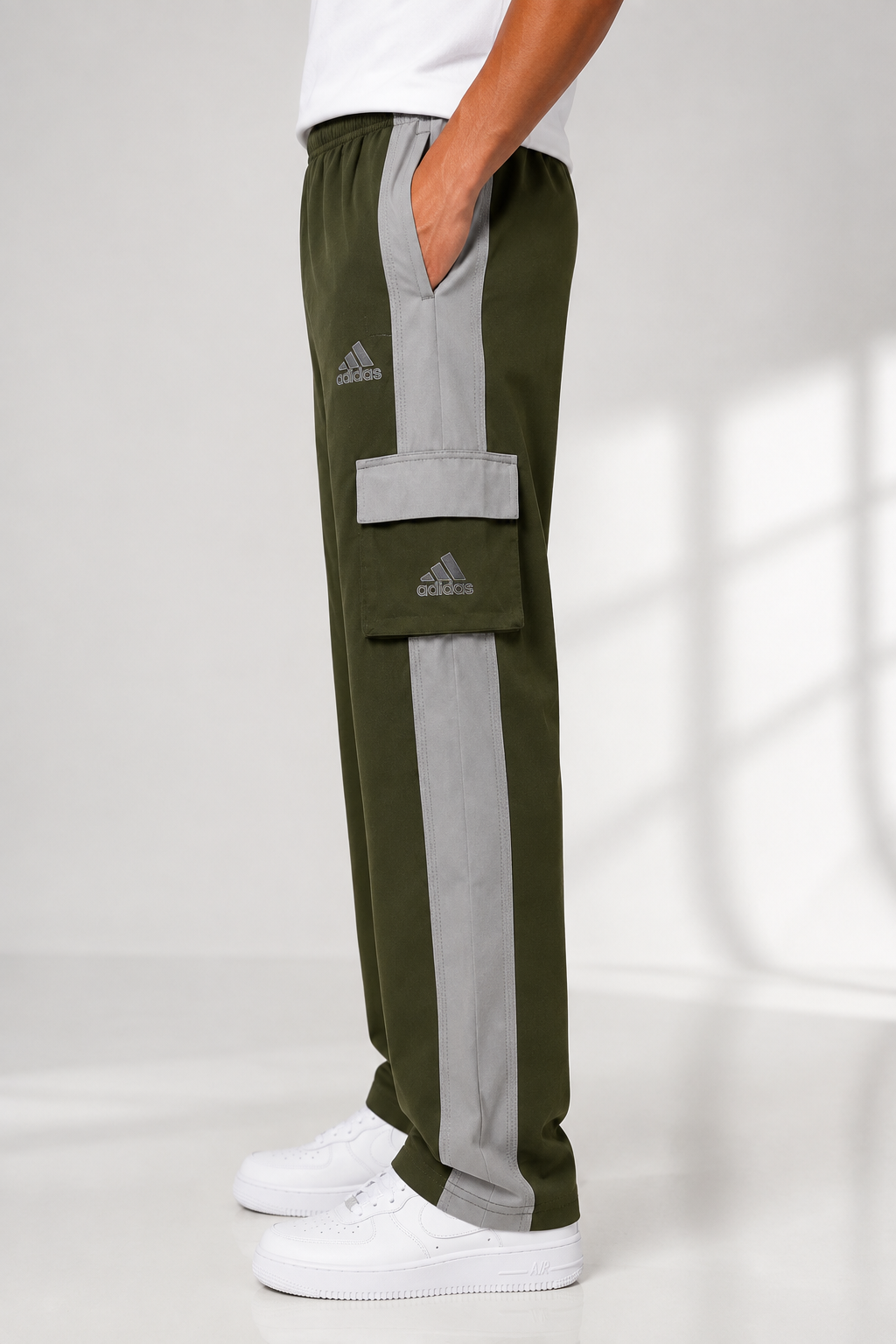 Men's Contrast Stripe Cargo Track Pants - Relaxed Fit